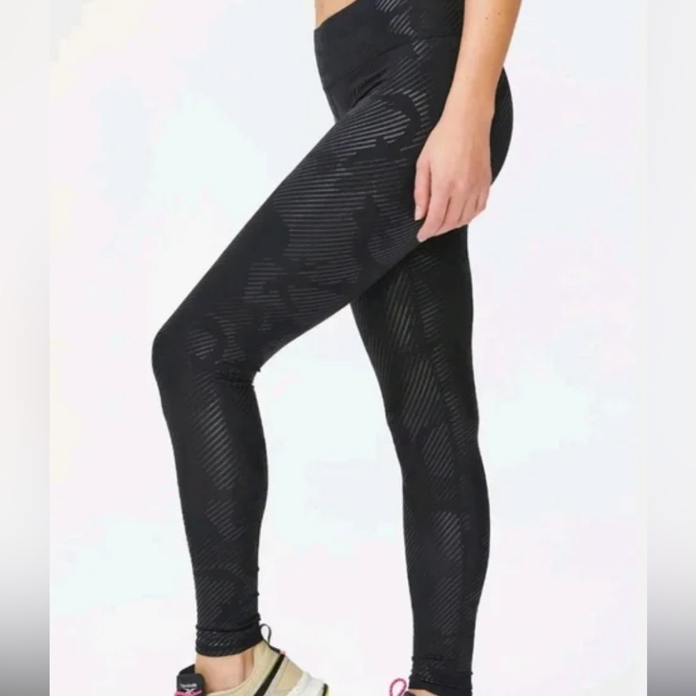 Terez Size X-Small Silver Foil & Black Camo Leggings made in New York City